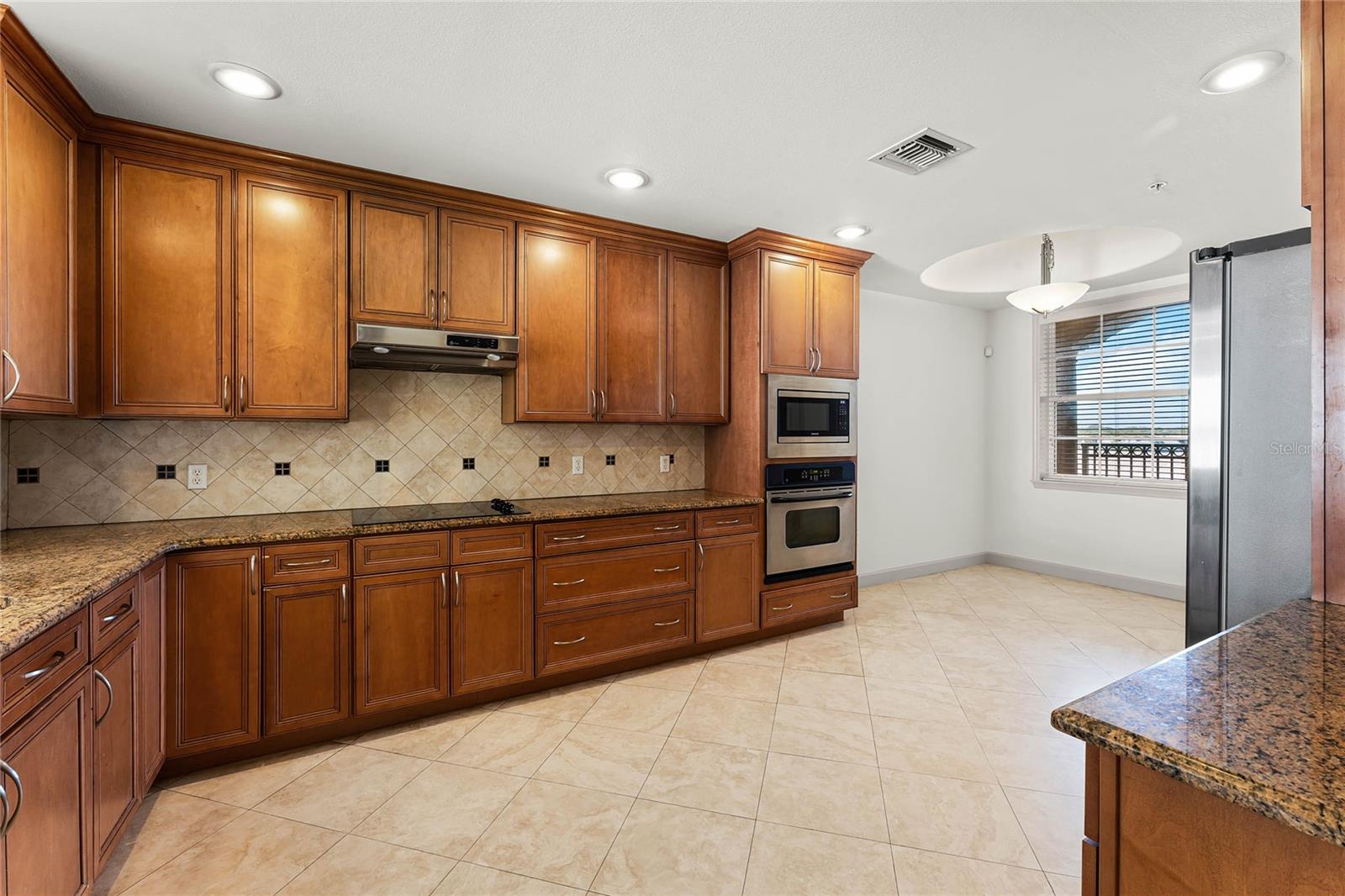 VIZCAYA HEIGHTS CONDO - Residential