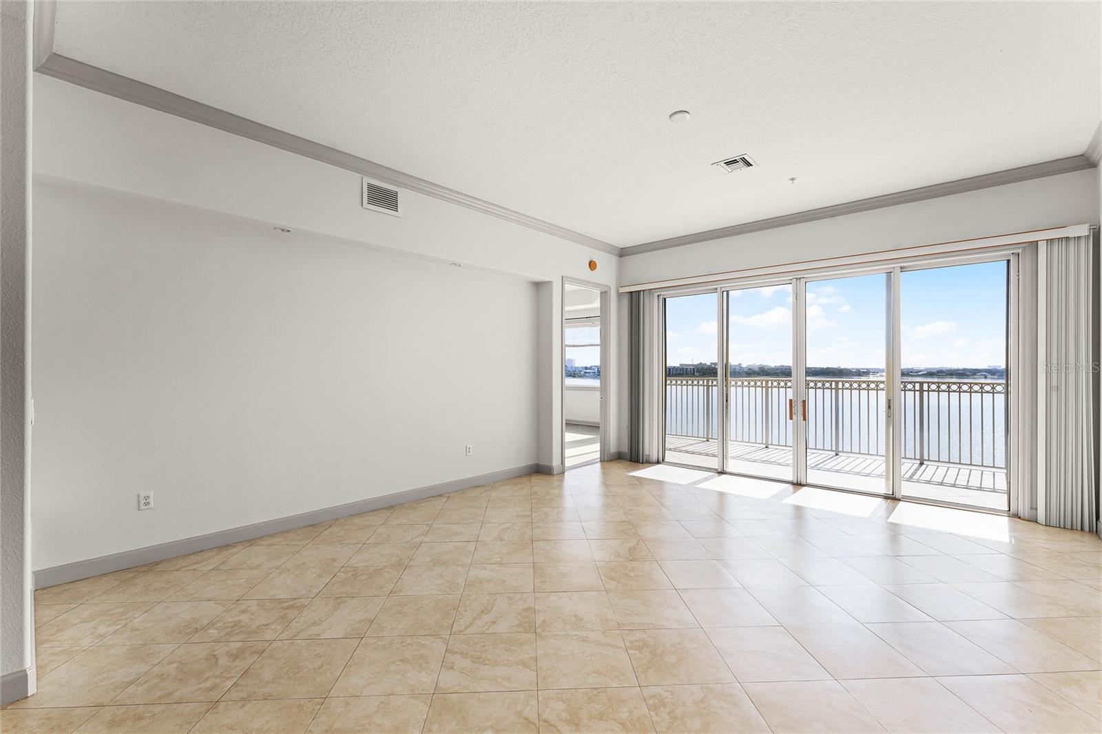 VIZCAYA HEIGHTS CONDO - Residential