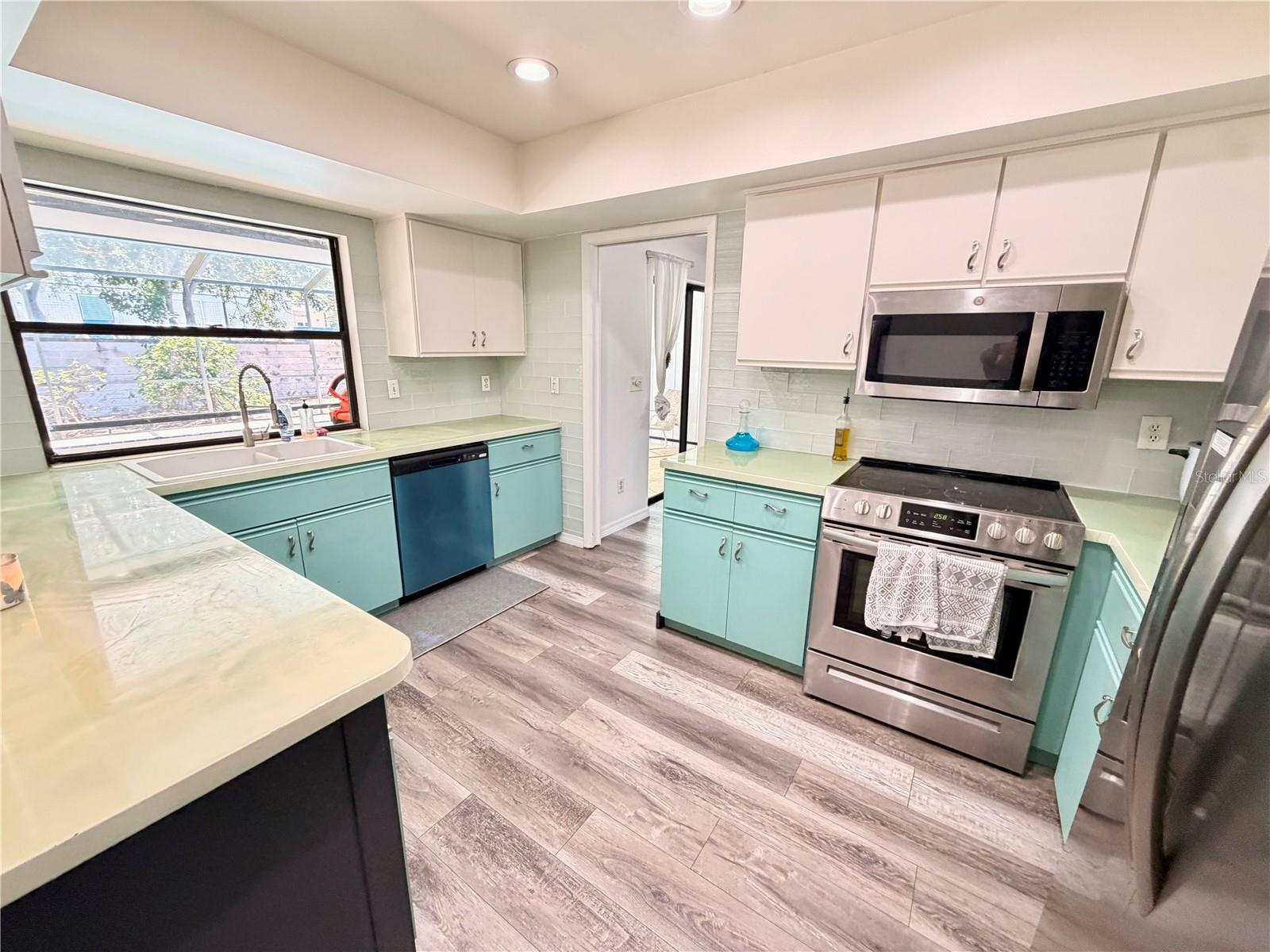SUTTON PLACE - Residential