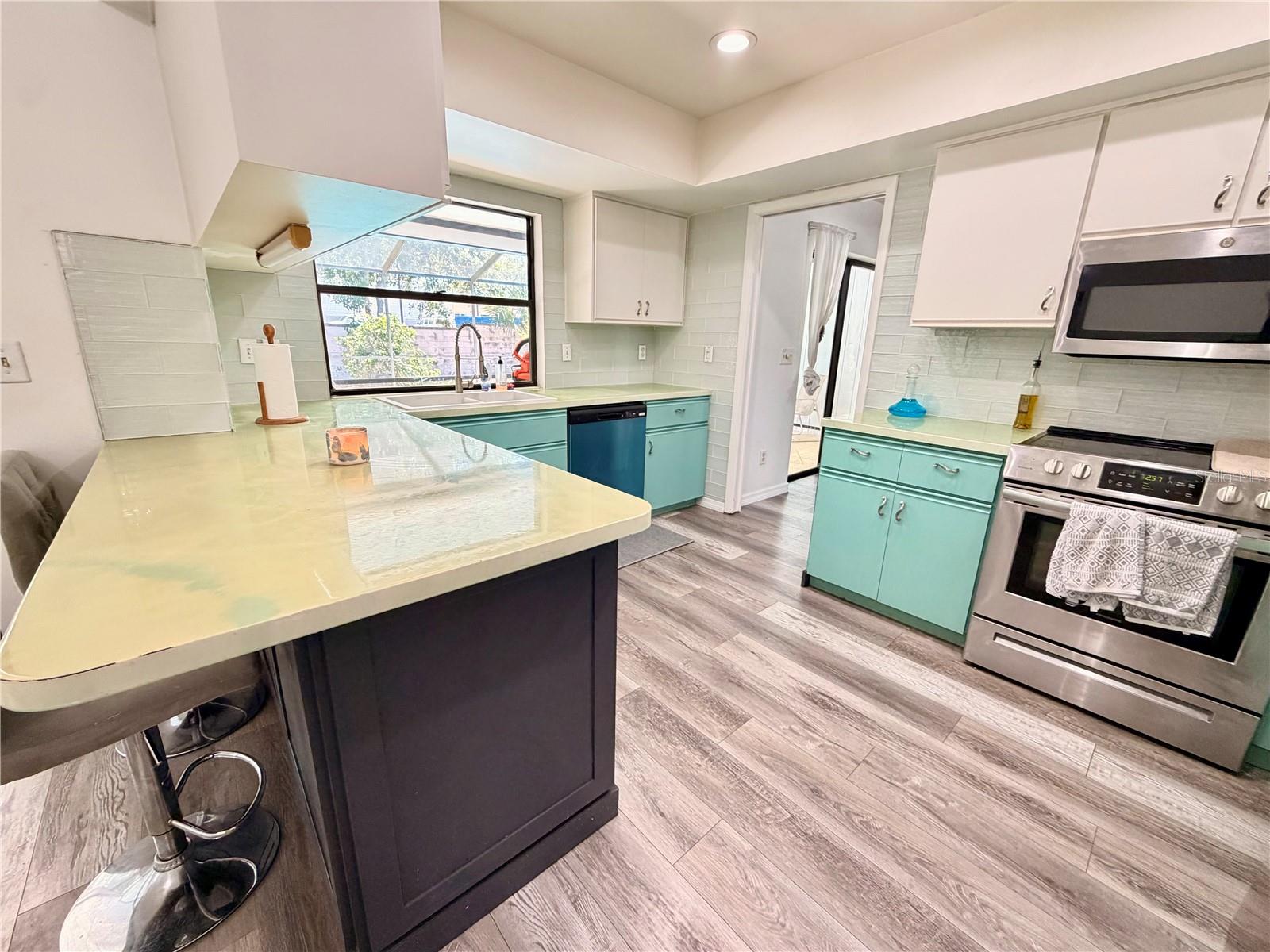 SUTTON PLACE - Residential