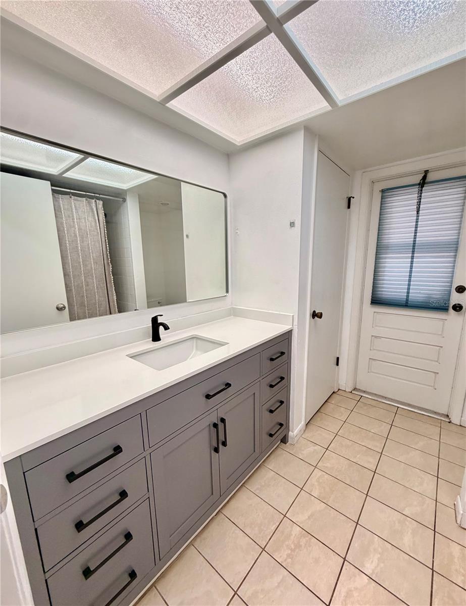 SUTTON PLACE - Residential