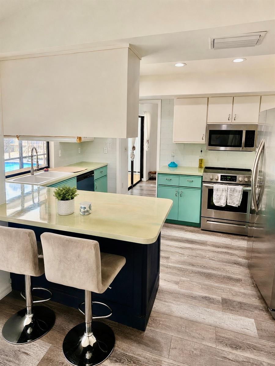 SUTTON PLACE - Residential