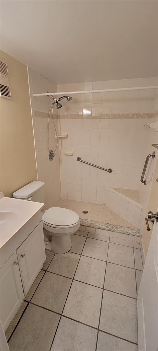 EDGEWATER CONDO APTS - Residential