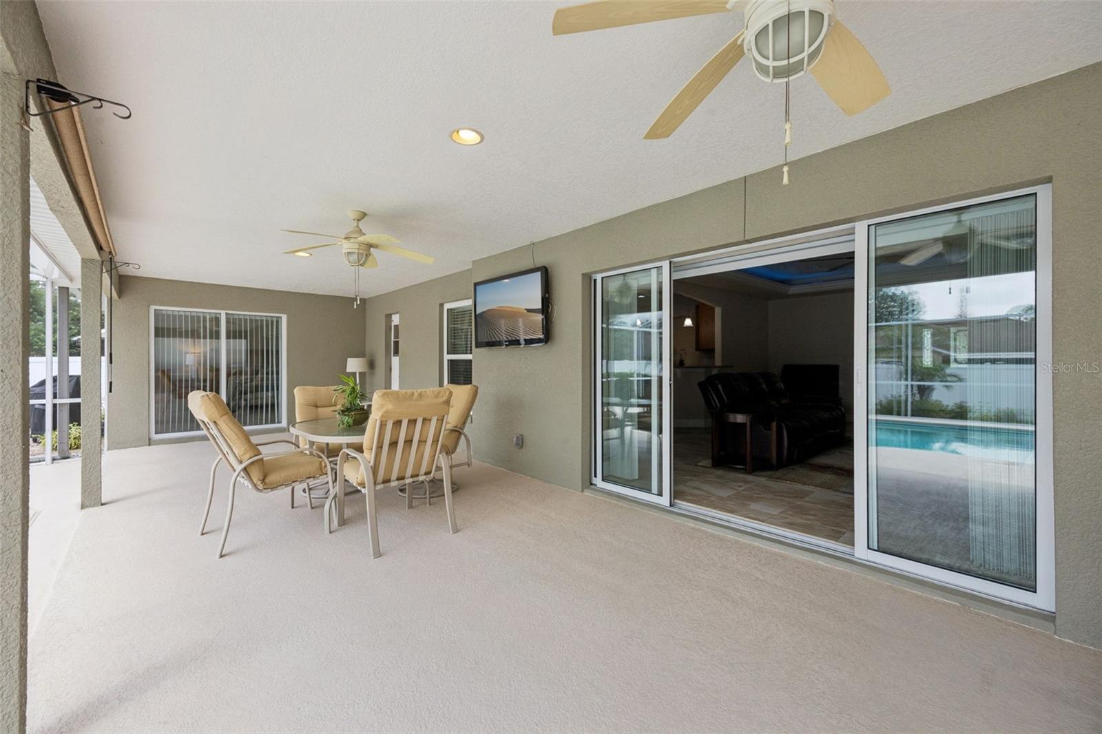 LAKE MILLS SHORES - Residential