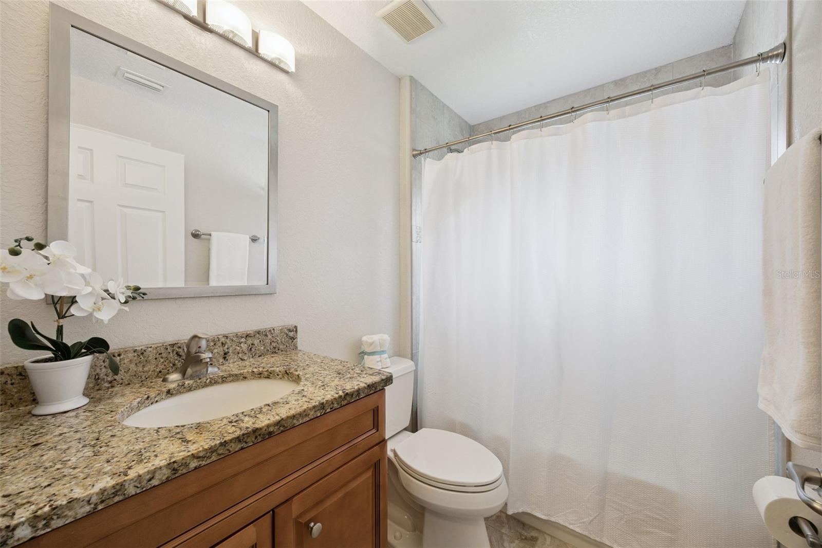 LAKE MILLS SHORES - Residential