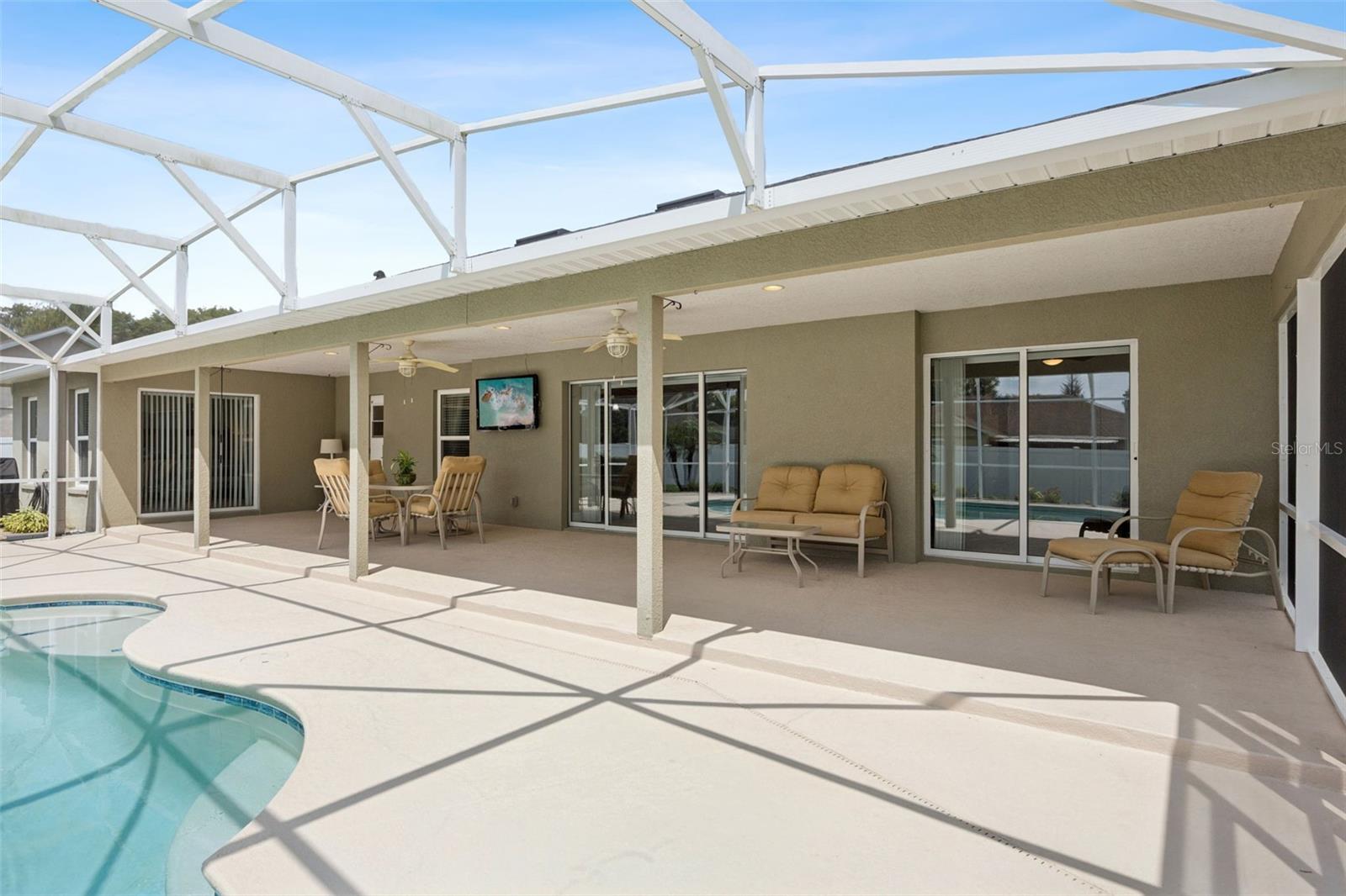 LAKE MILLS SHORES - Residential