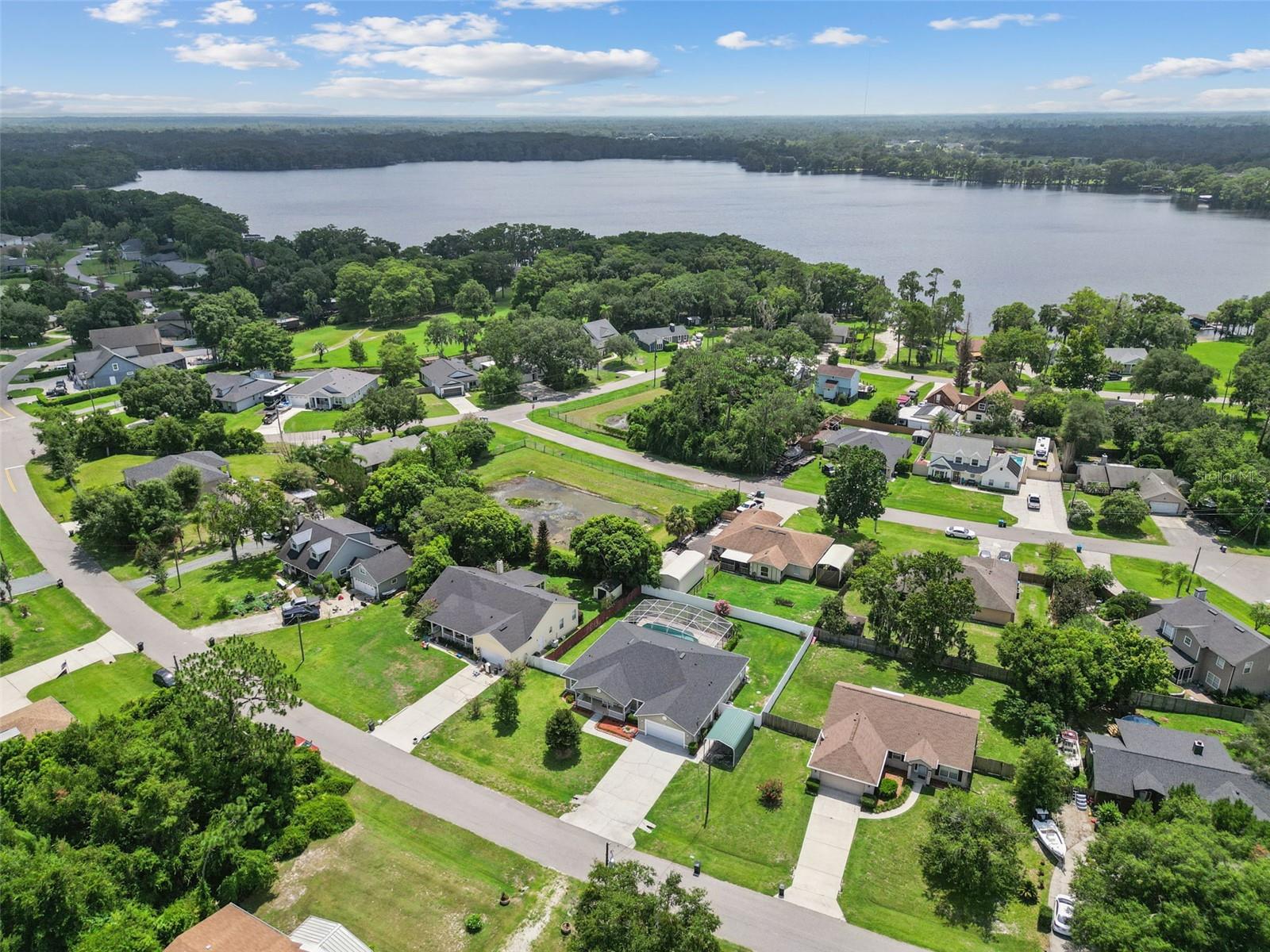 LAKE MILLS SHORES - Residential