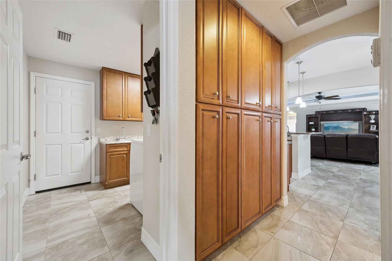 LAKE MILLS SHORES - Residential
