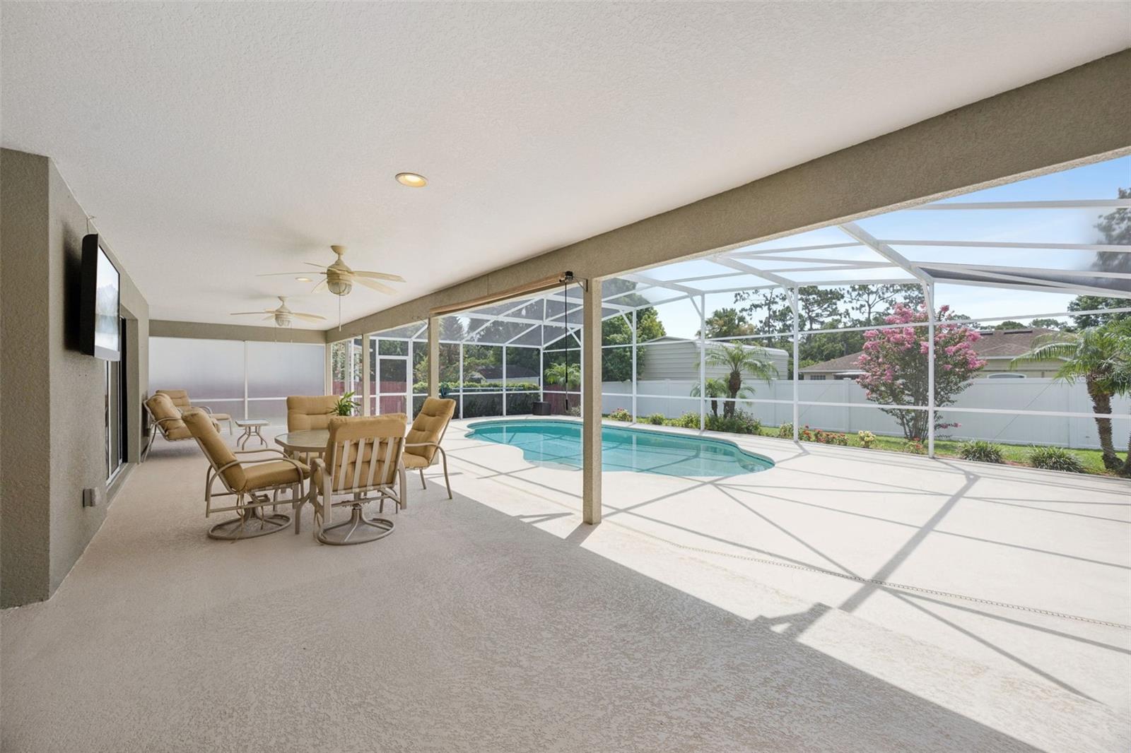 LAKE MILLS SHORES - Residential