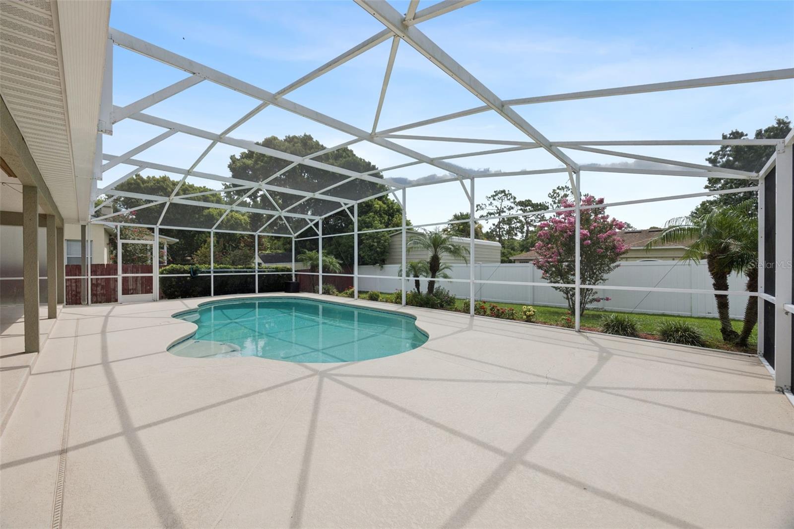 LAKE MILLS SHORES - Residential