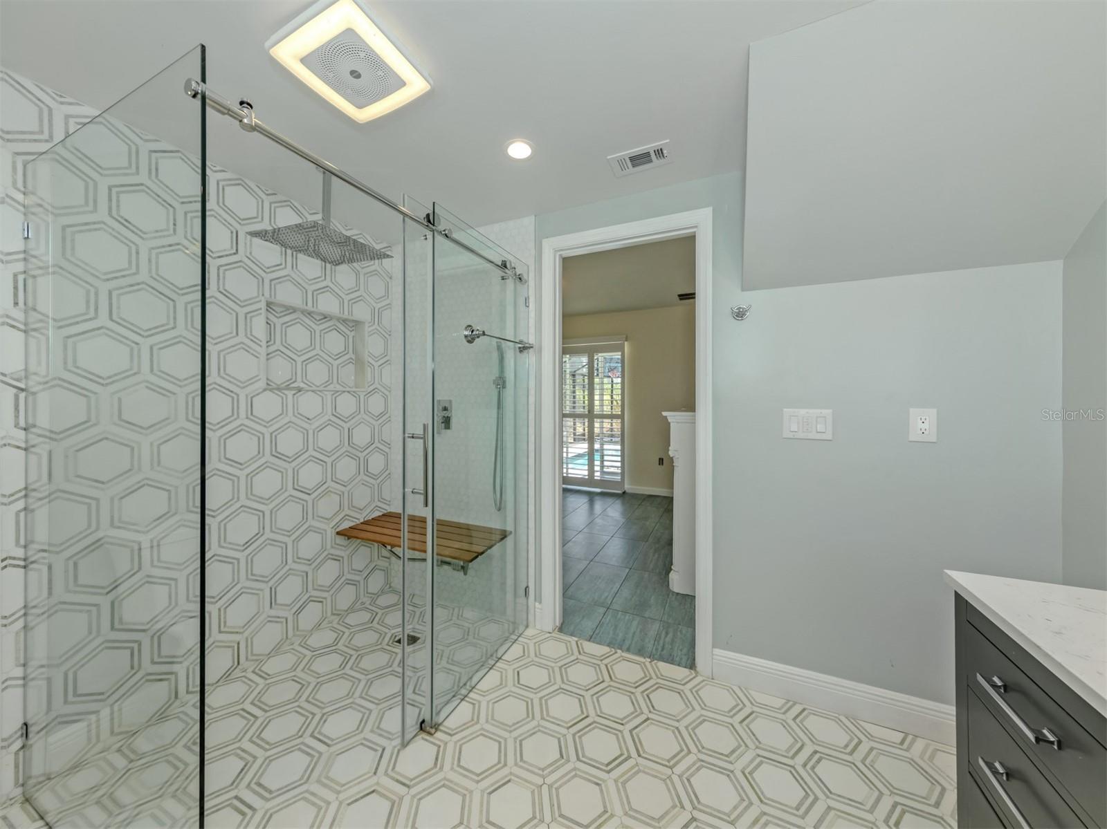 SOUTH VENICE - Residential