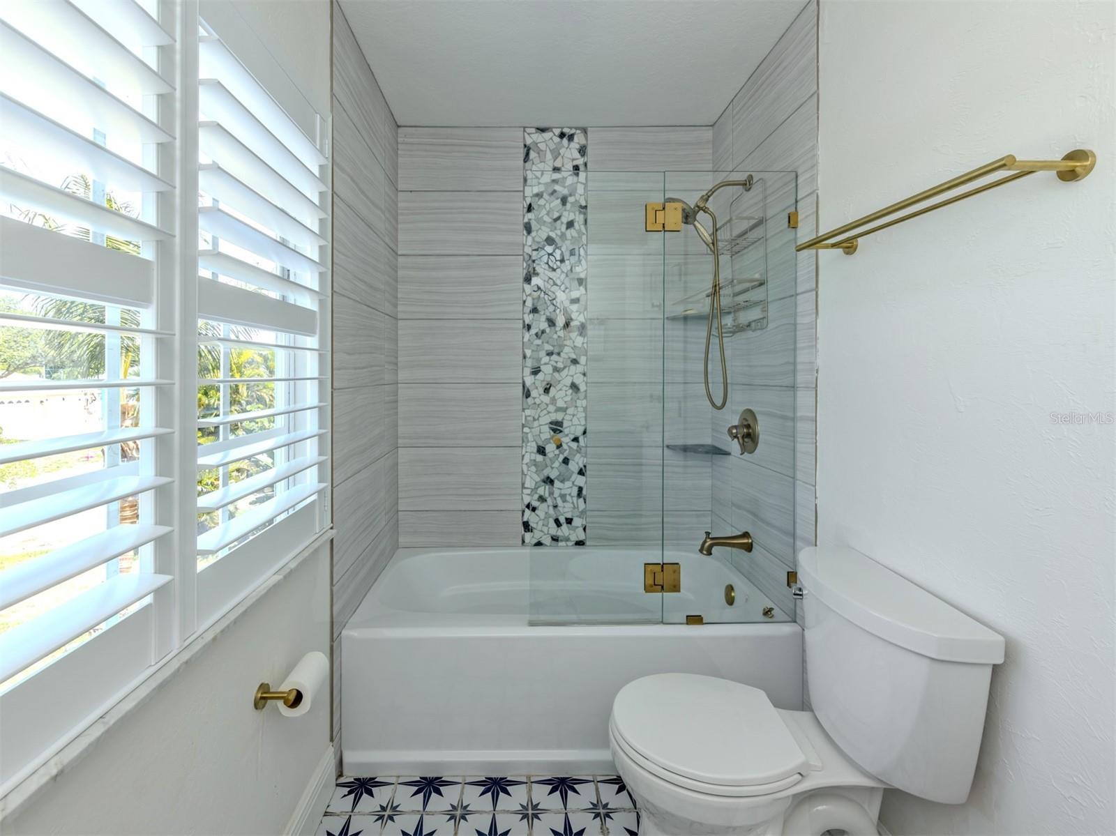 SOUTH VENICE - Residential