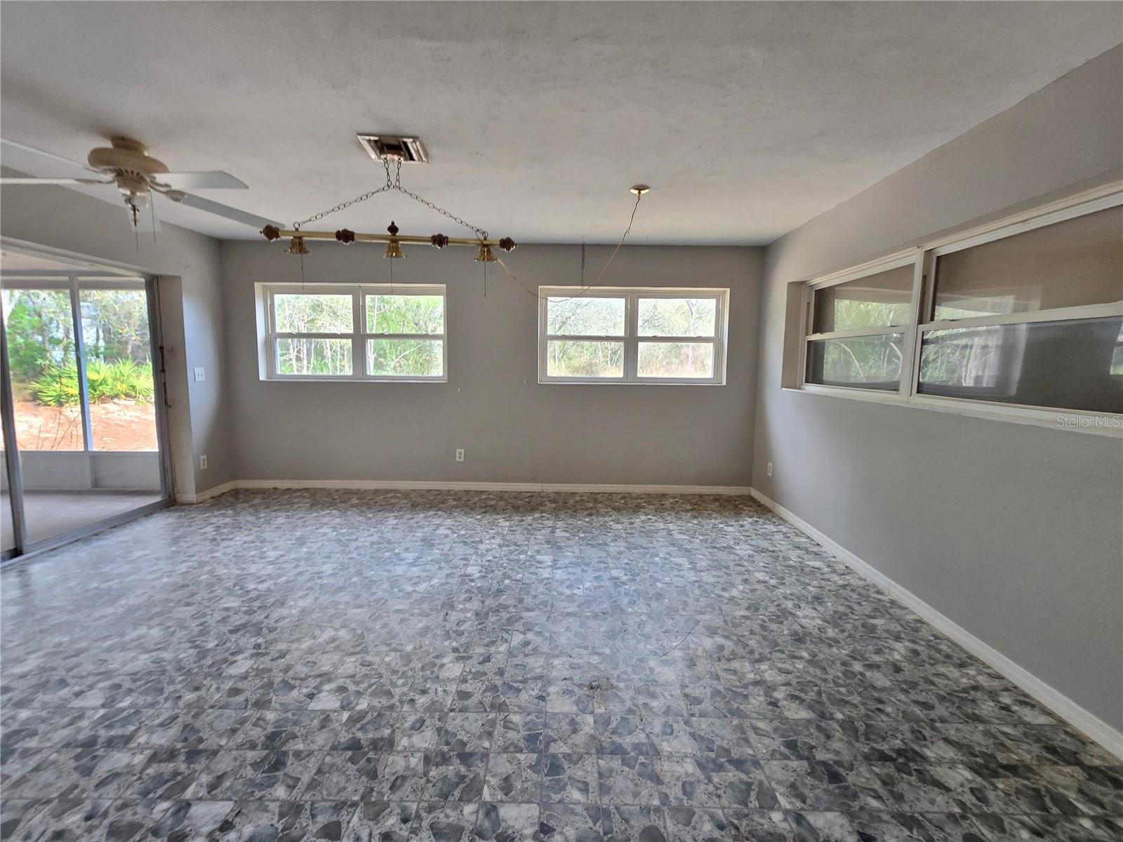 LEISURE ACRES - Residential