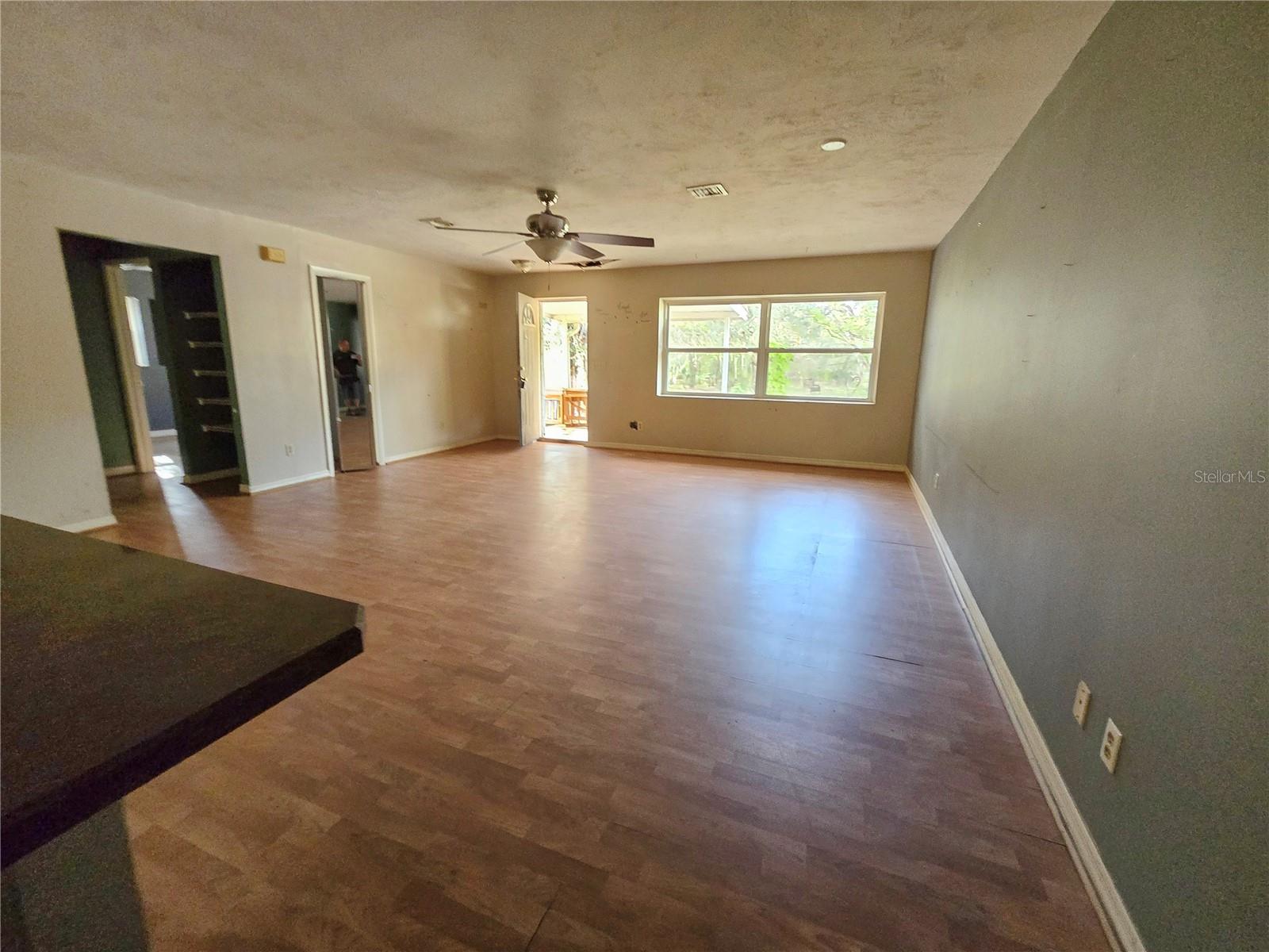 LEISURE ACRES - Residential