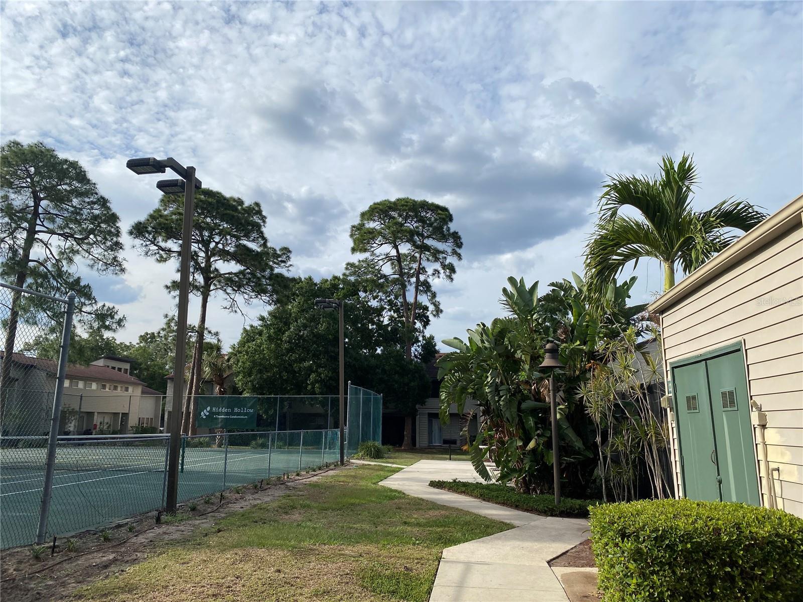 HIDDEN HOLLOW CONDO - Residential
