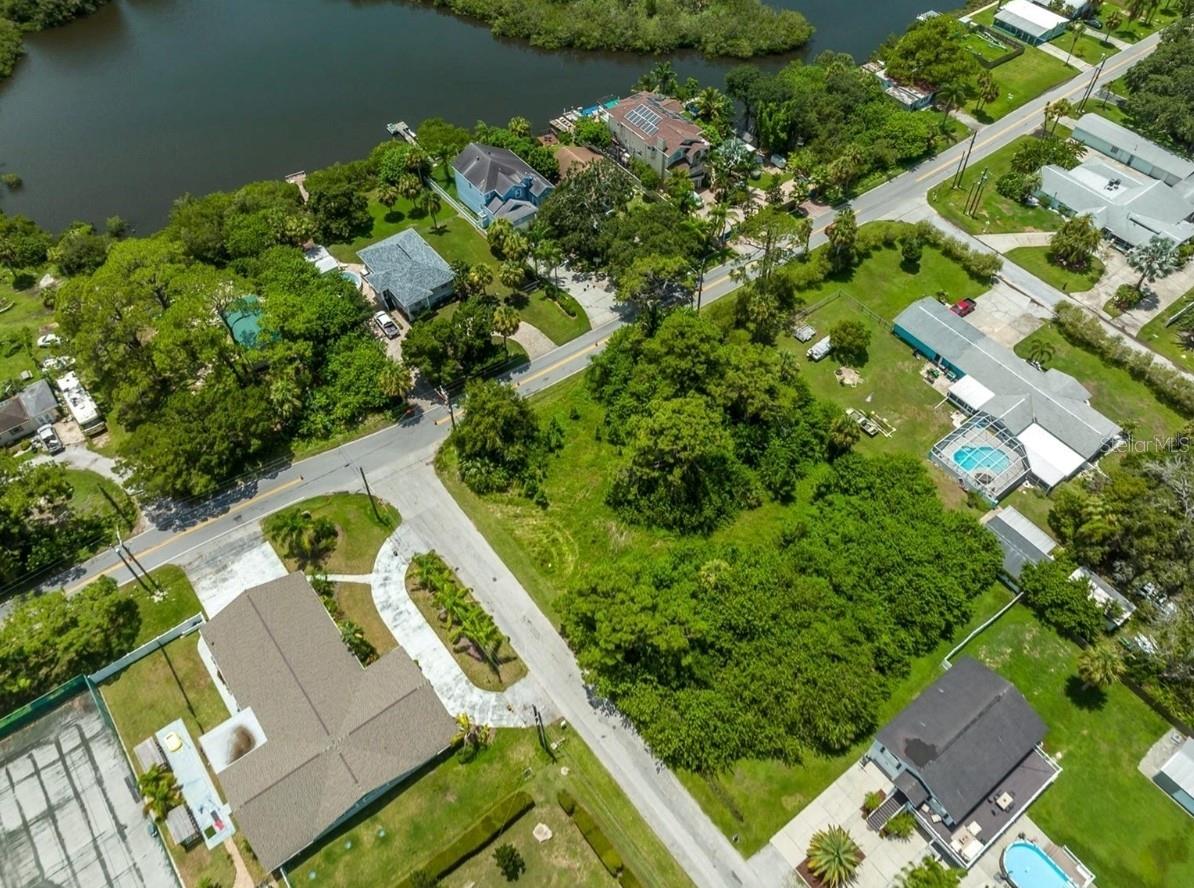 BAYOU VIEW - Land