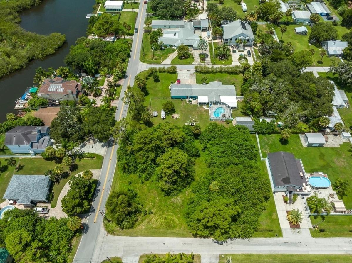 BAYOU VIEW - Land