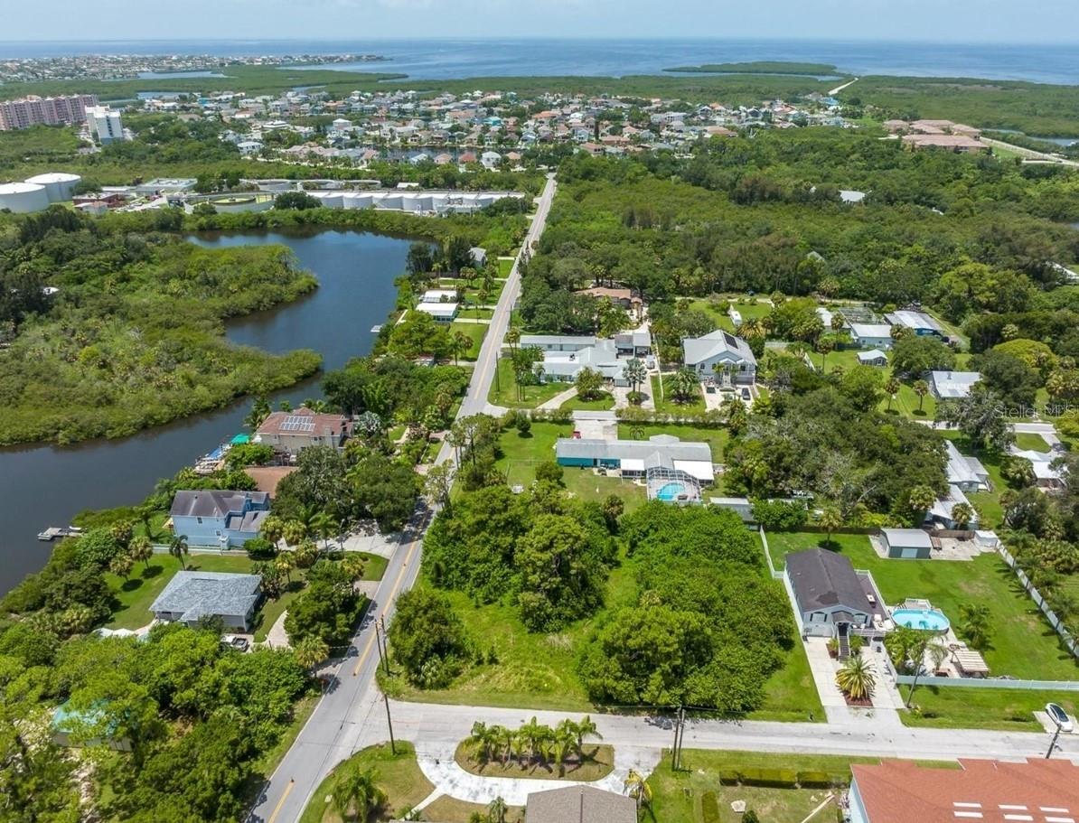 BAYOU VIEW - Land