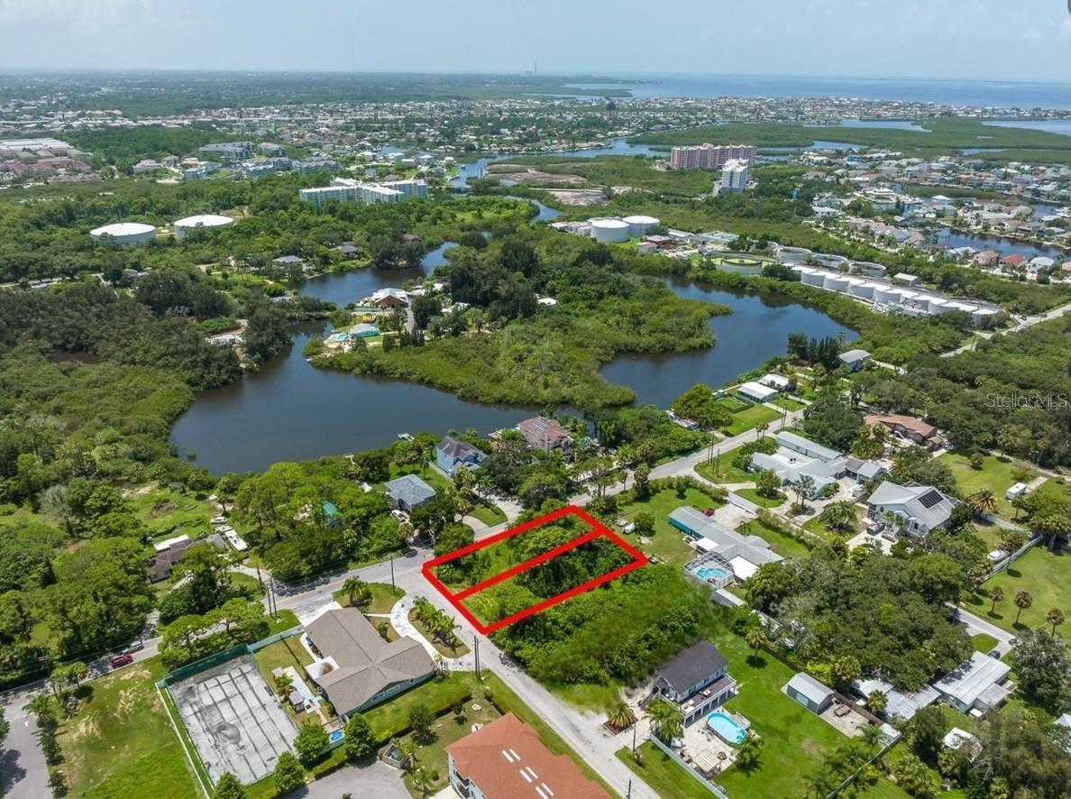 BAYOU VIEW - Land