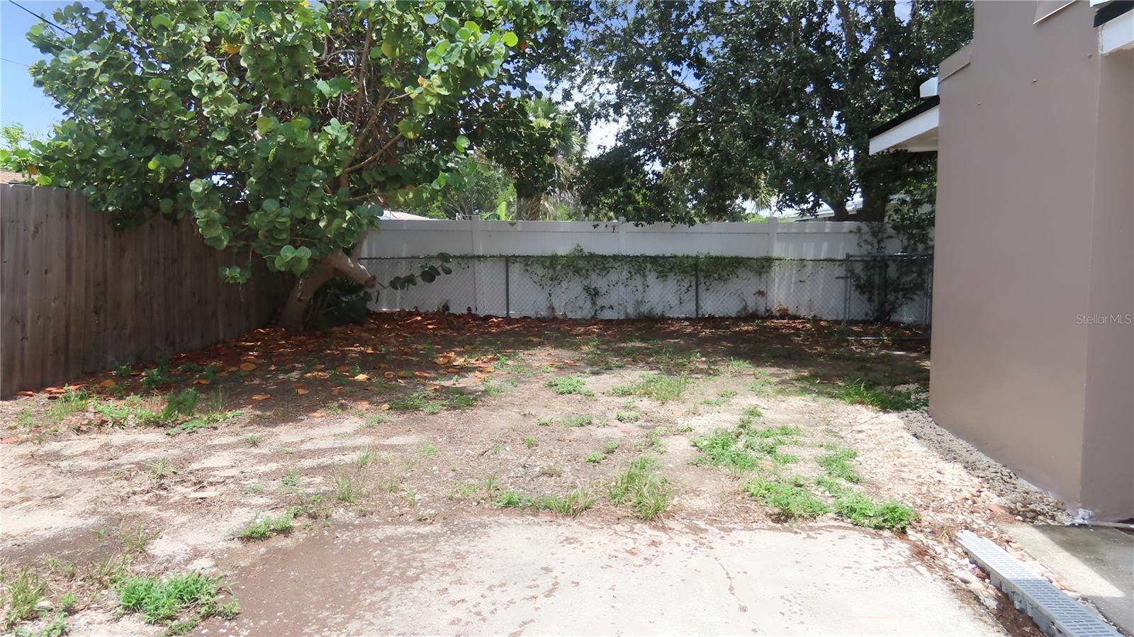 DON-ART ESTATES - Residential