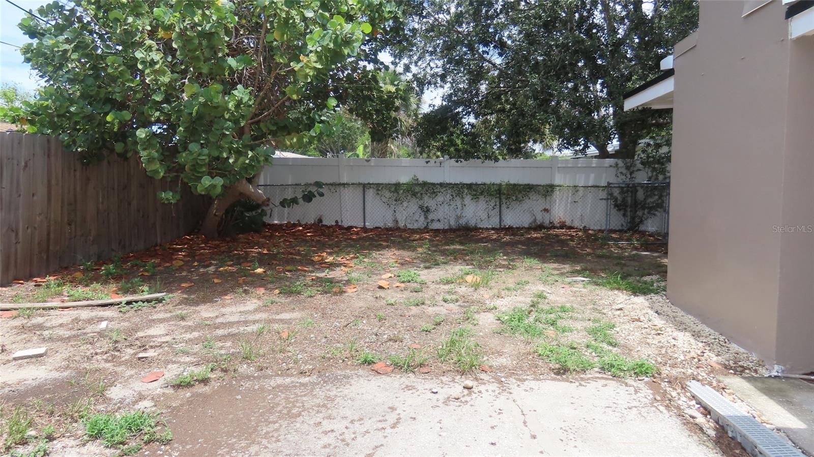 DON-ART ESTATES - Residential