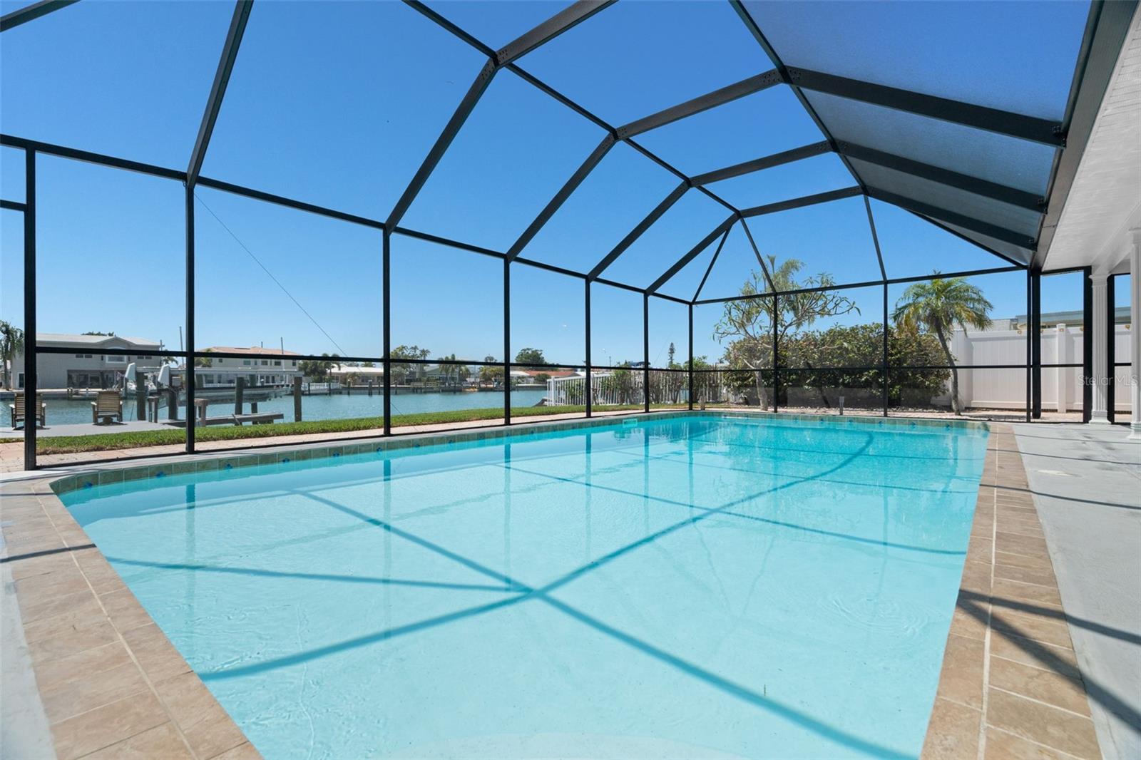 CAPRI ISLE - Residential