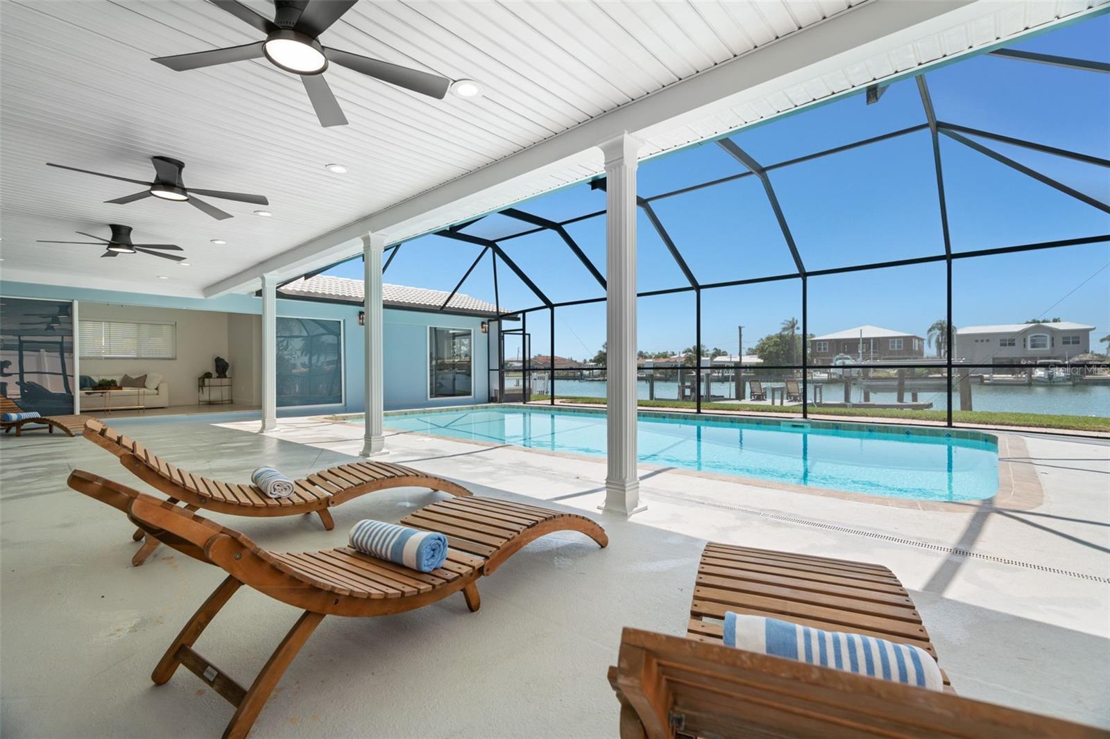 CAPRI ISLE - Residential