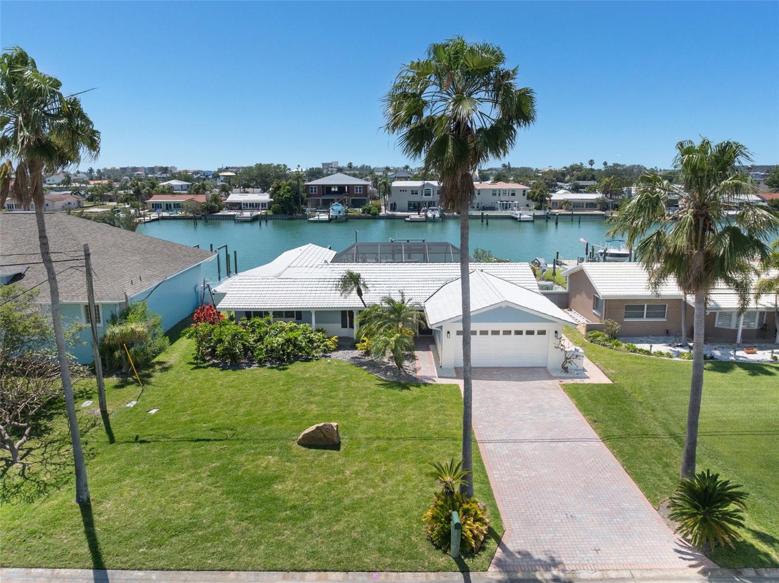 CAPRI ISLE - Residential