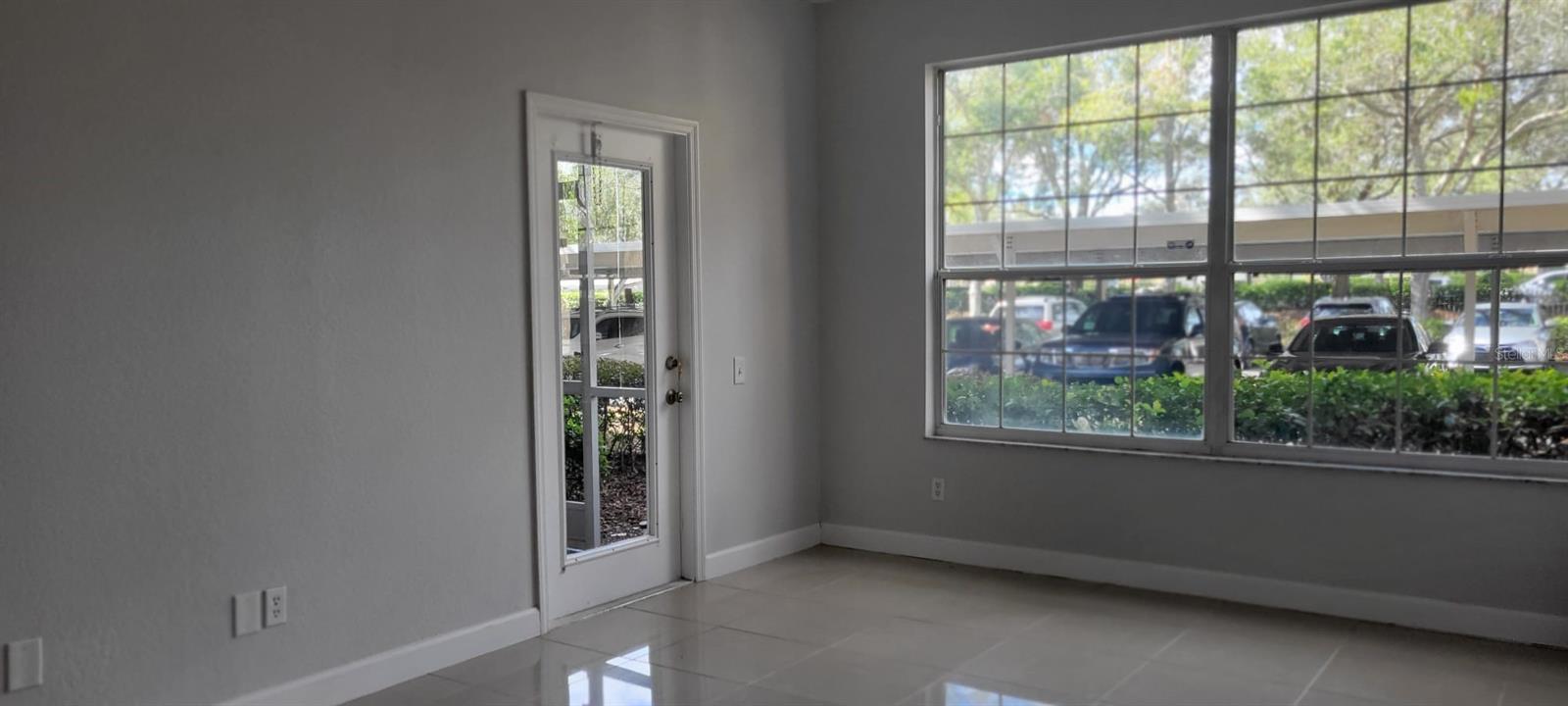 CRESTVIEW CONDO PH 01 - Residential Lease