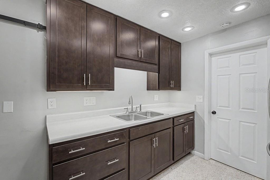 BEVERLY HILLS UNIT 02 - Residential