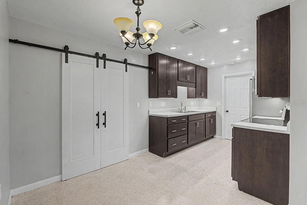 BEVERLY HILLS UNIT 02 - Residential