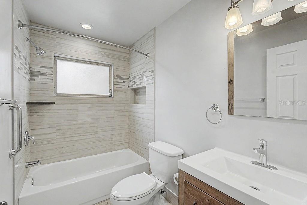 BEVERLY HILLS UNIT 02 - Residential