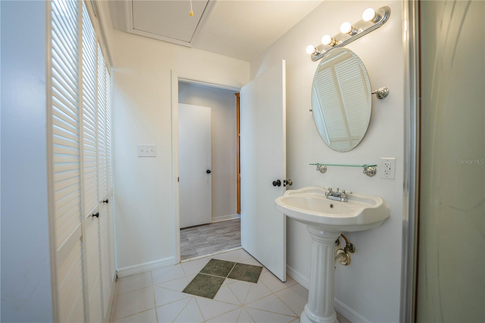 MOUNT VIEW #2 - Residential