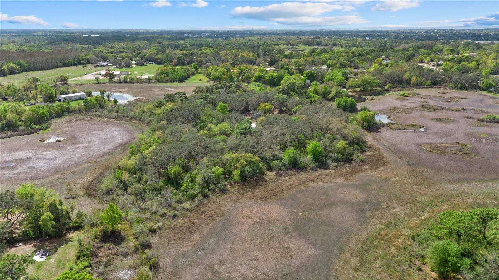 GOLDEN ACRES - Land