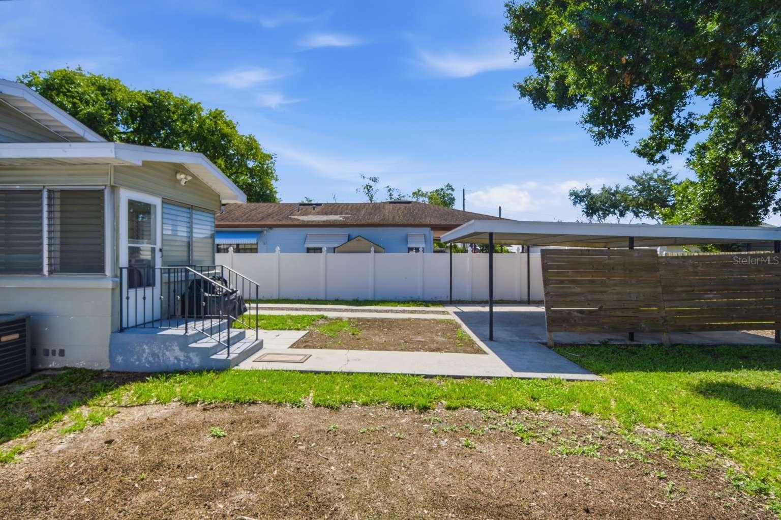 LOS CIEN - Residential