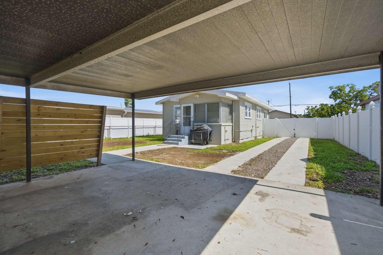 LOS CIEN - Residential