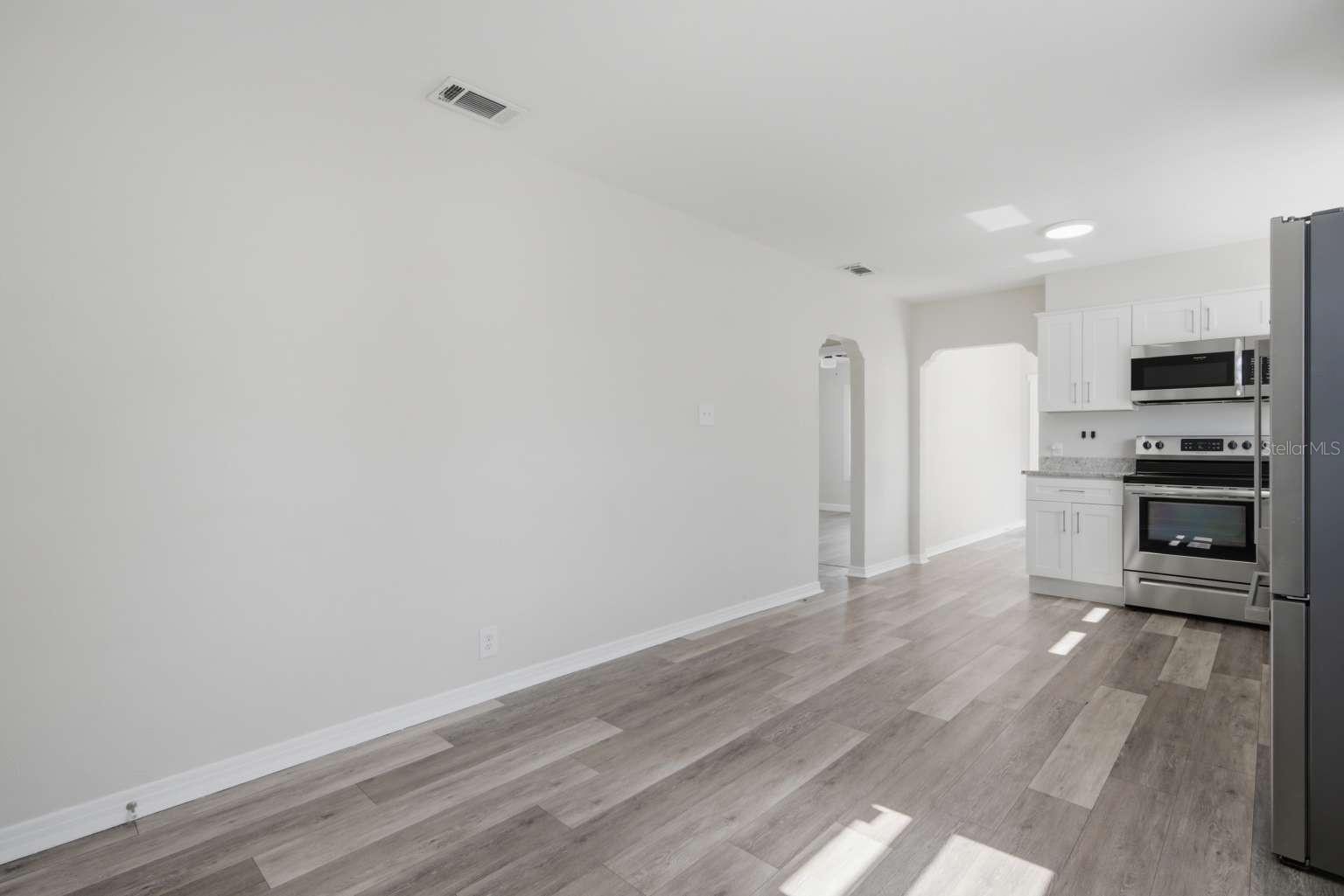 LOS CIEN - Residential