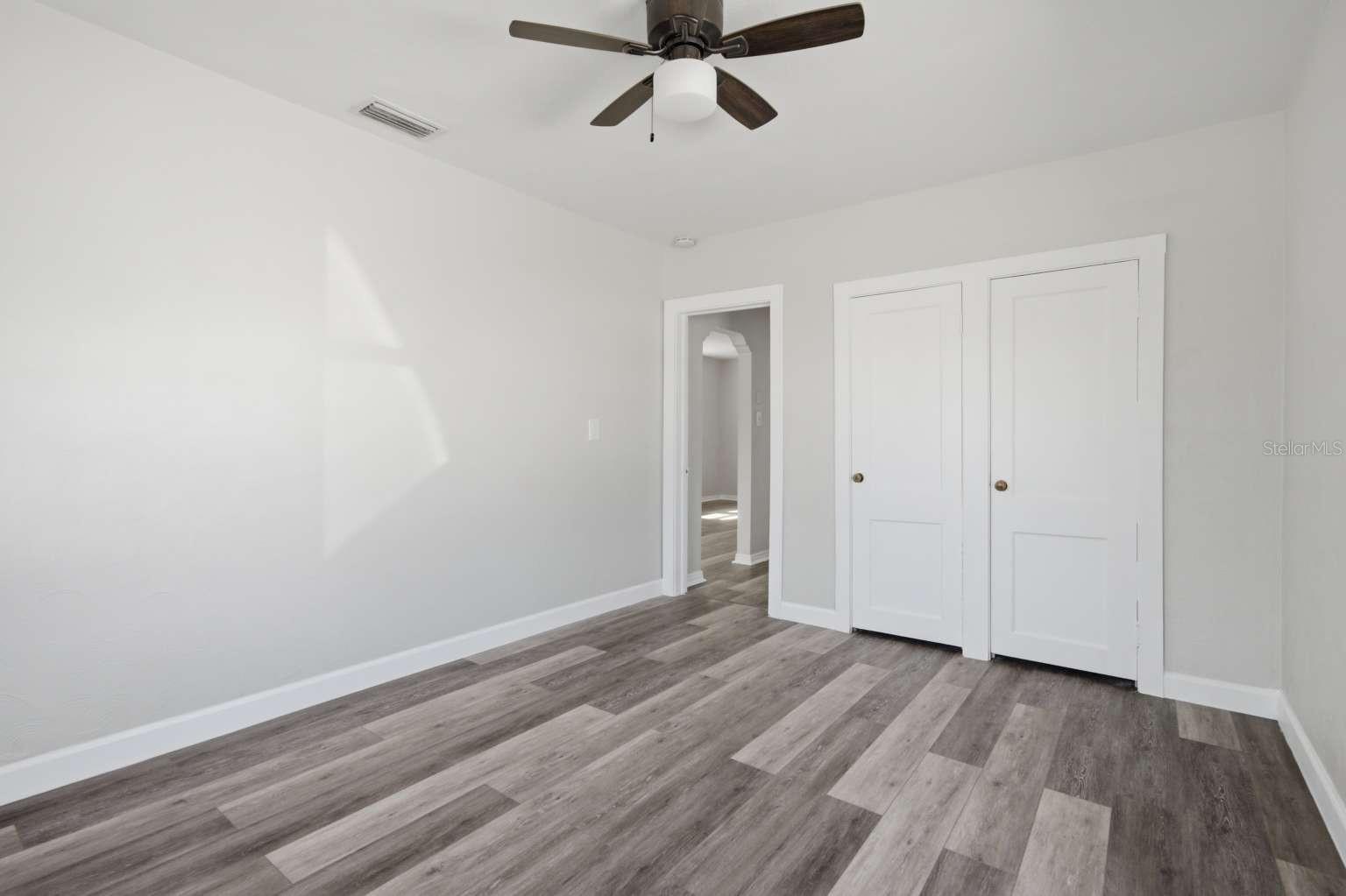 LOS CIEN - Residential
