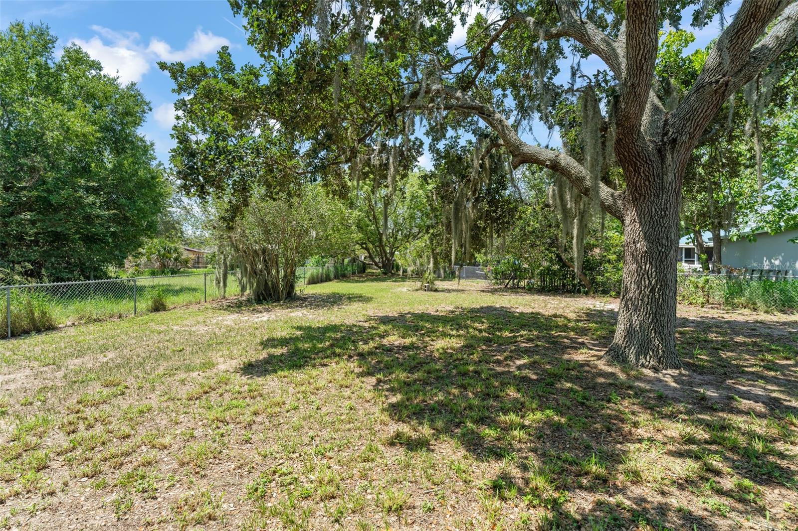 EUSTIS SUN COUNTRY VILLAGE - Residential