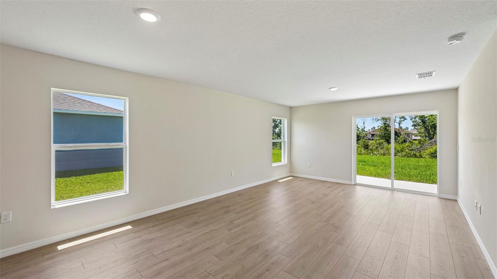 RYE CROSSING - Residential