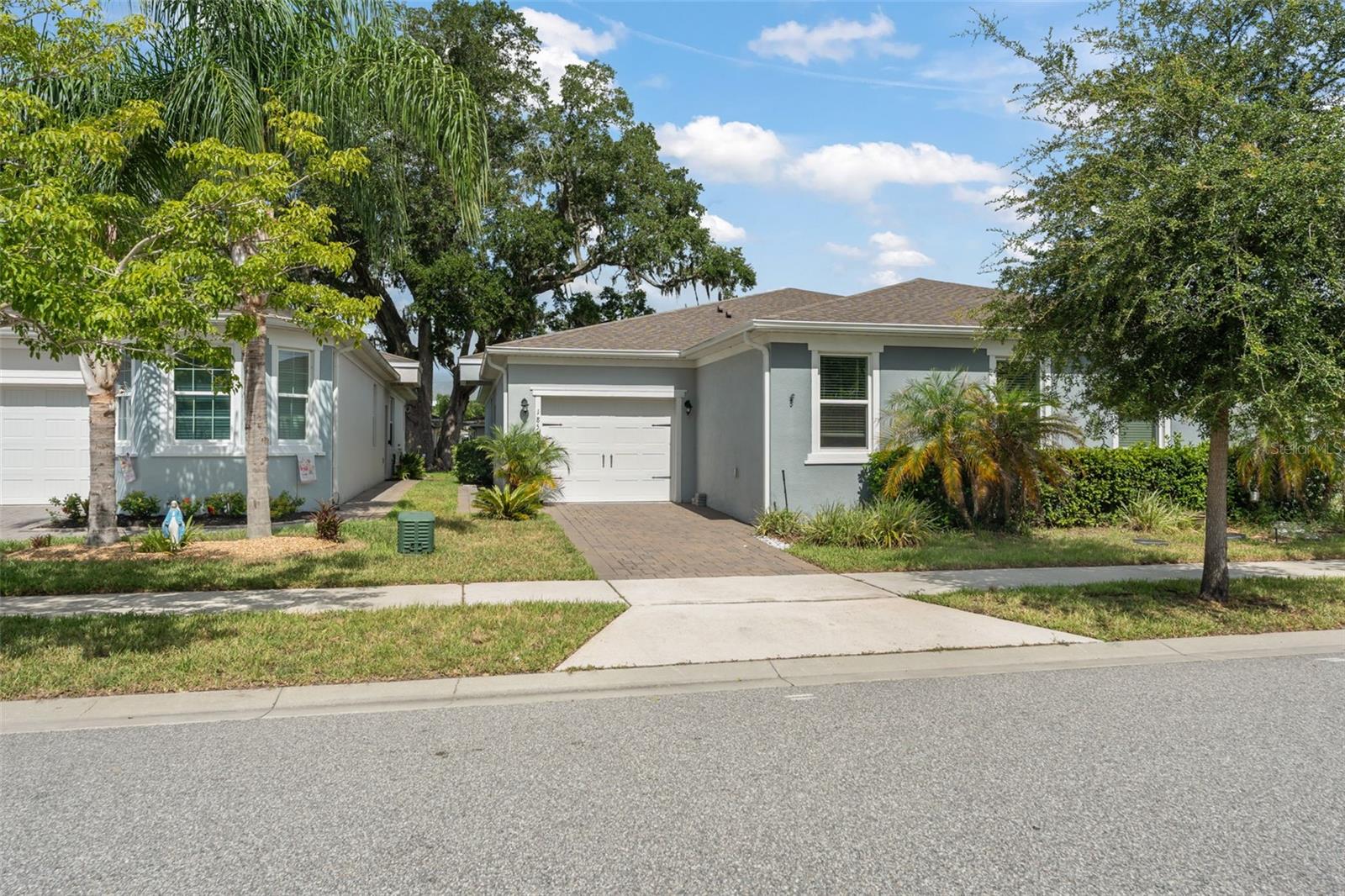 OAKTREE POINTE VILLAS - Residential