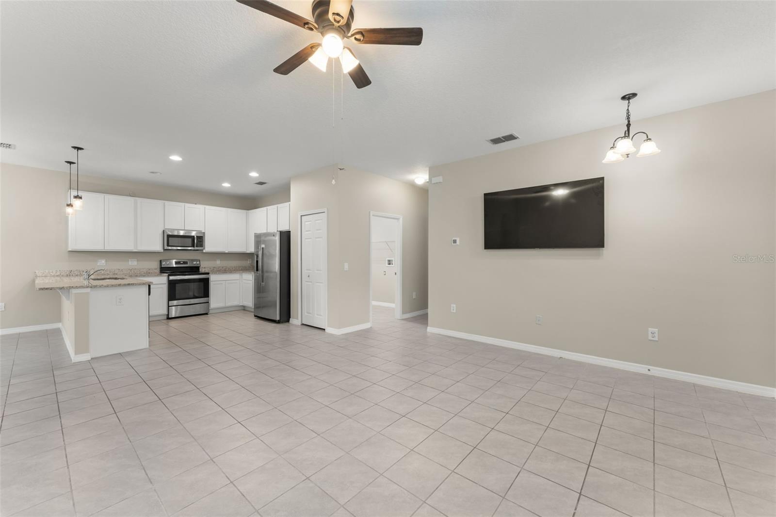 OAKTREE POINTE VILLAS - Residential