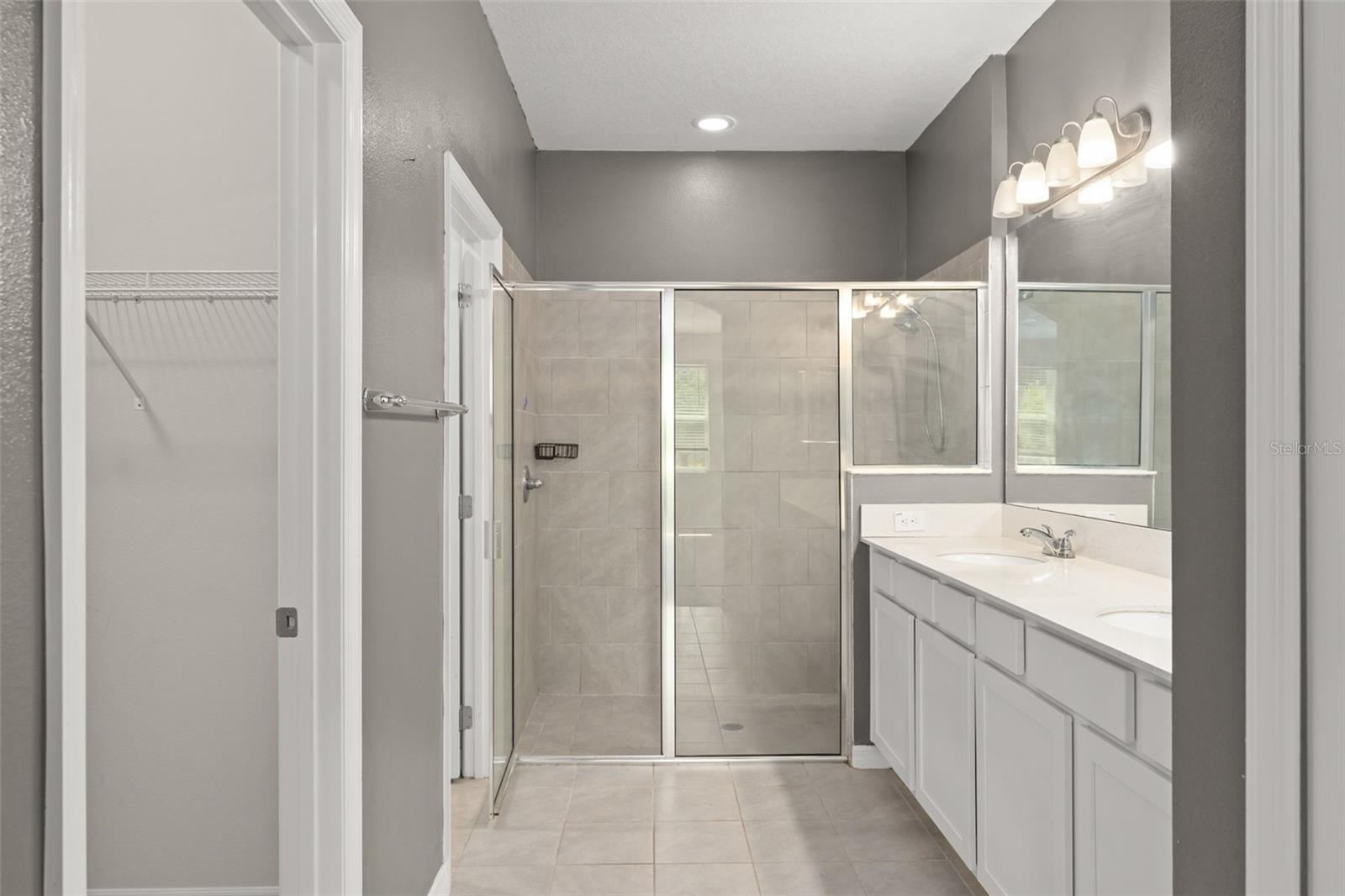 OAKTREE POINTE VILLAS - Residential