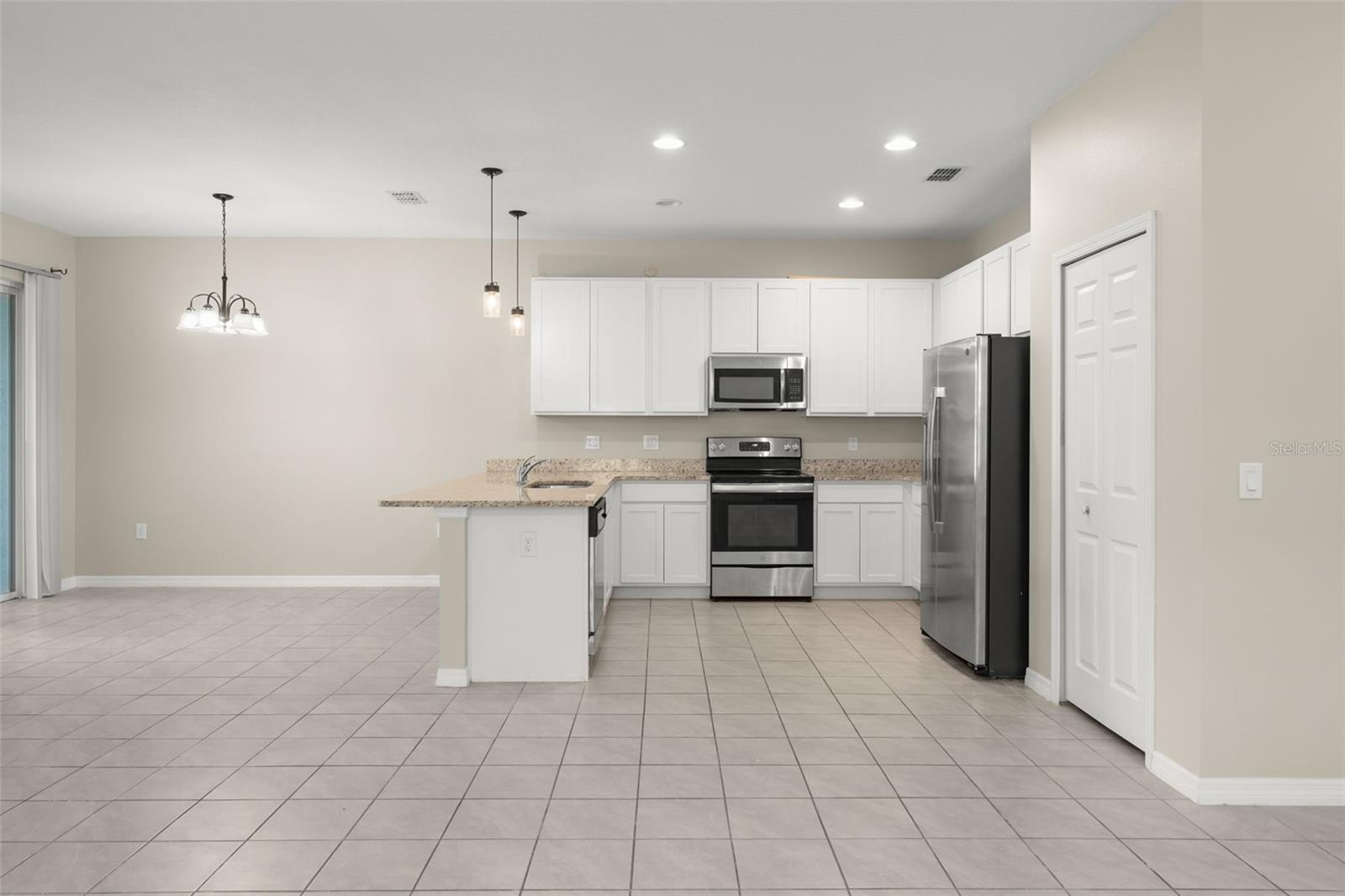 OAKTREE POINTE VILLAS - Residential