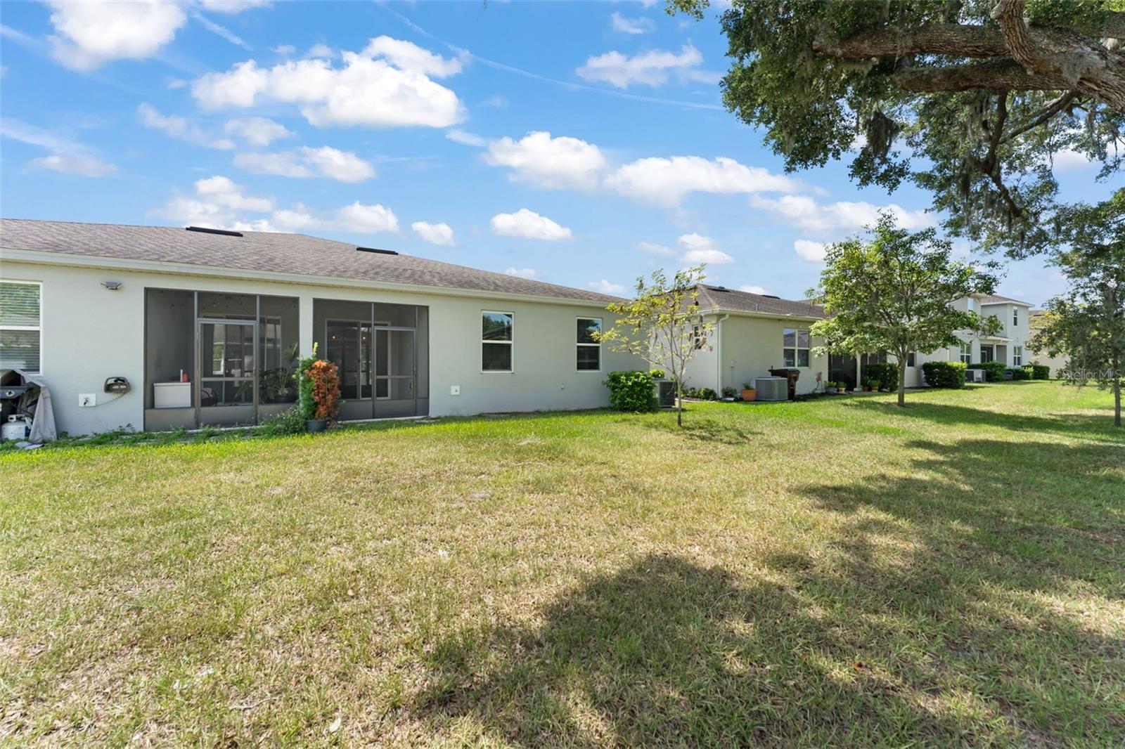OAKTREE POINTE VILLAS - Residential