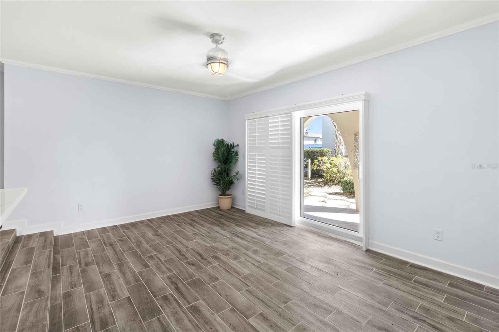 LA COSTA BRAVA CONDO 1 - Residential Lease