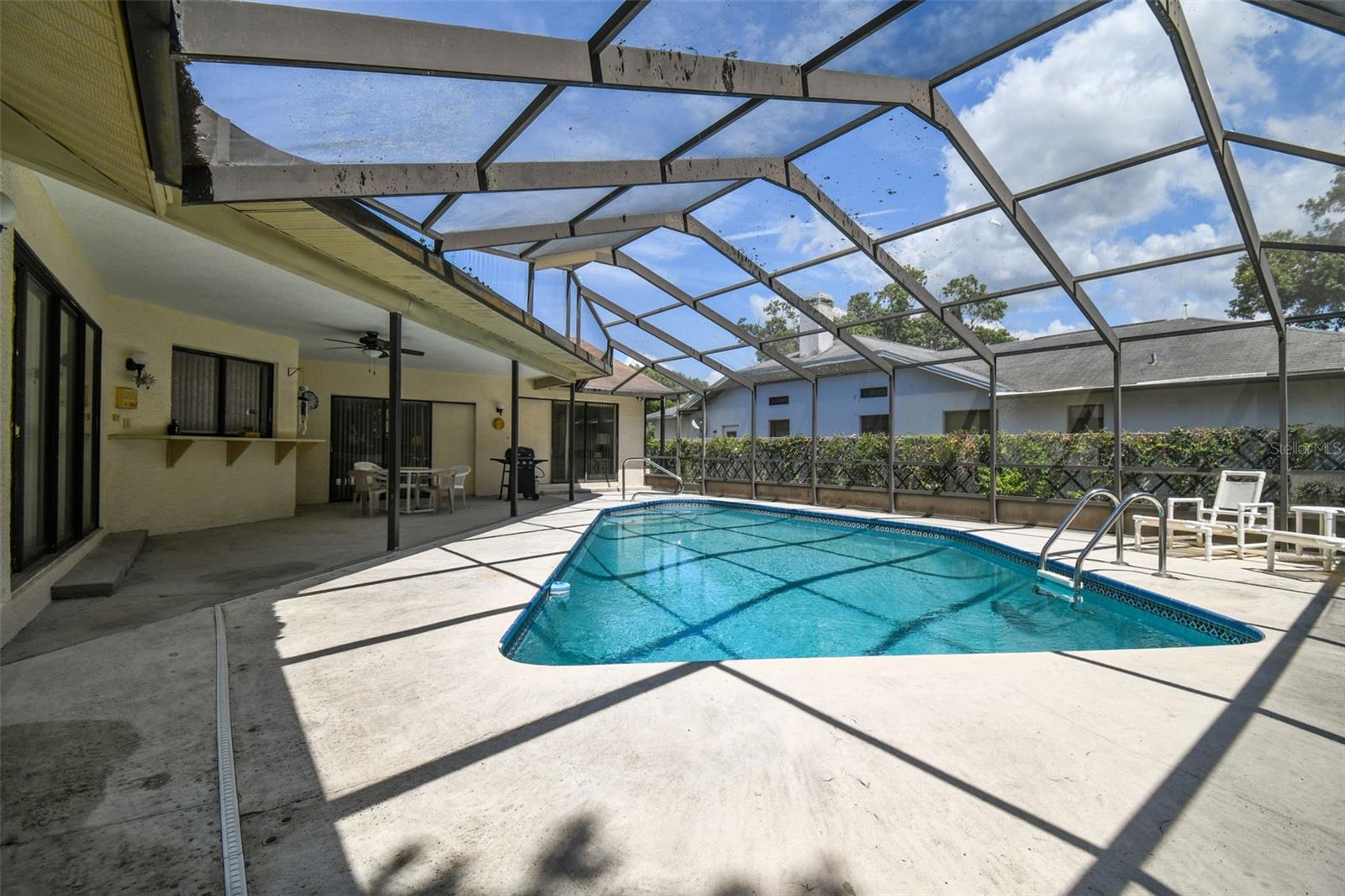 LAKESIDE WOODLANDS - Residential