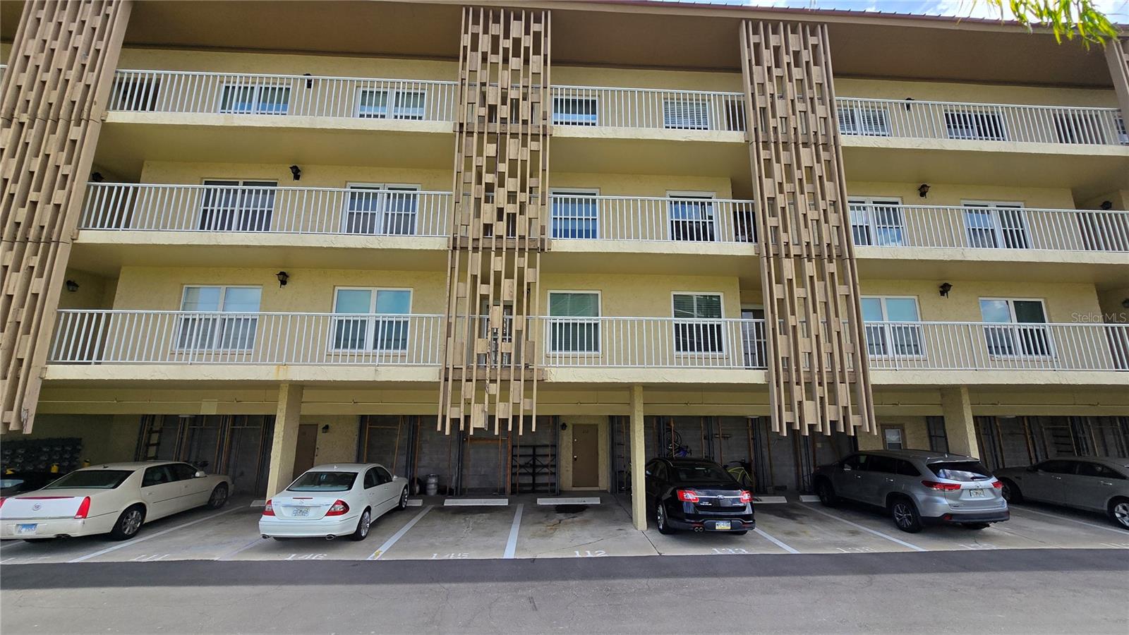 ISLANDER THE CONDO - Residential