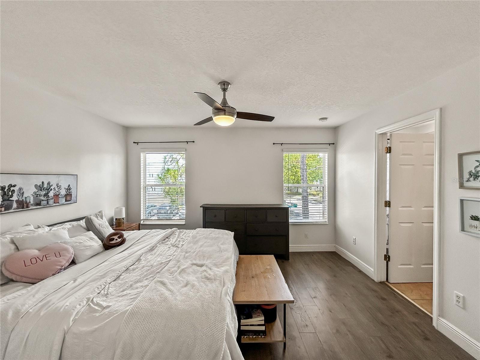 DEVON PLACE TWNHMS - Residential