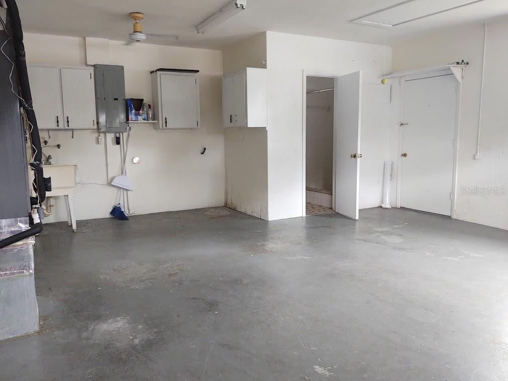 HAMILTON SQUARE - Residential Lease
